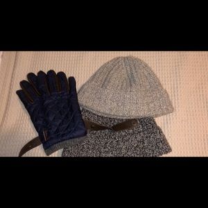 Polo Ralph Lauren gloves and hat set